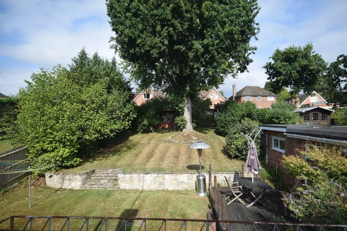 Copse Avenue, Farnham, GU9