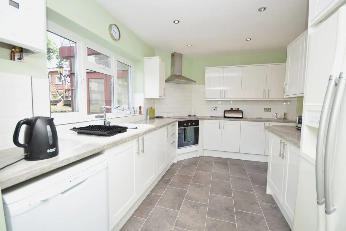 Copse Avenue, Farnham, GU9