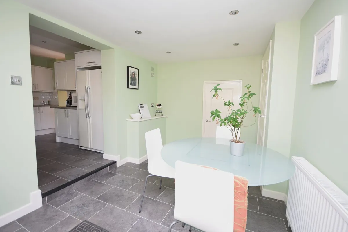 Copse Avenue, Farnham, GU9