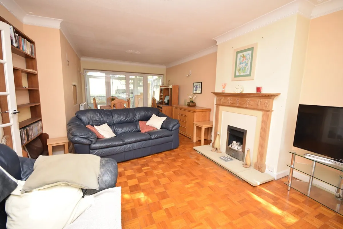 Copse Avenue, Farnham, GU9