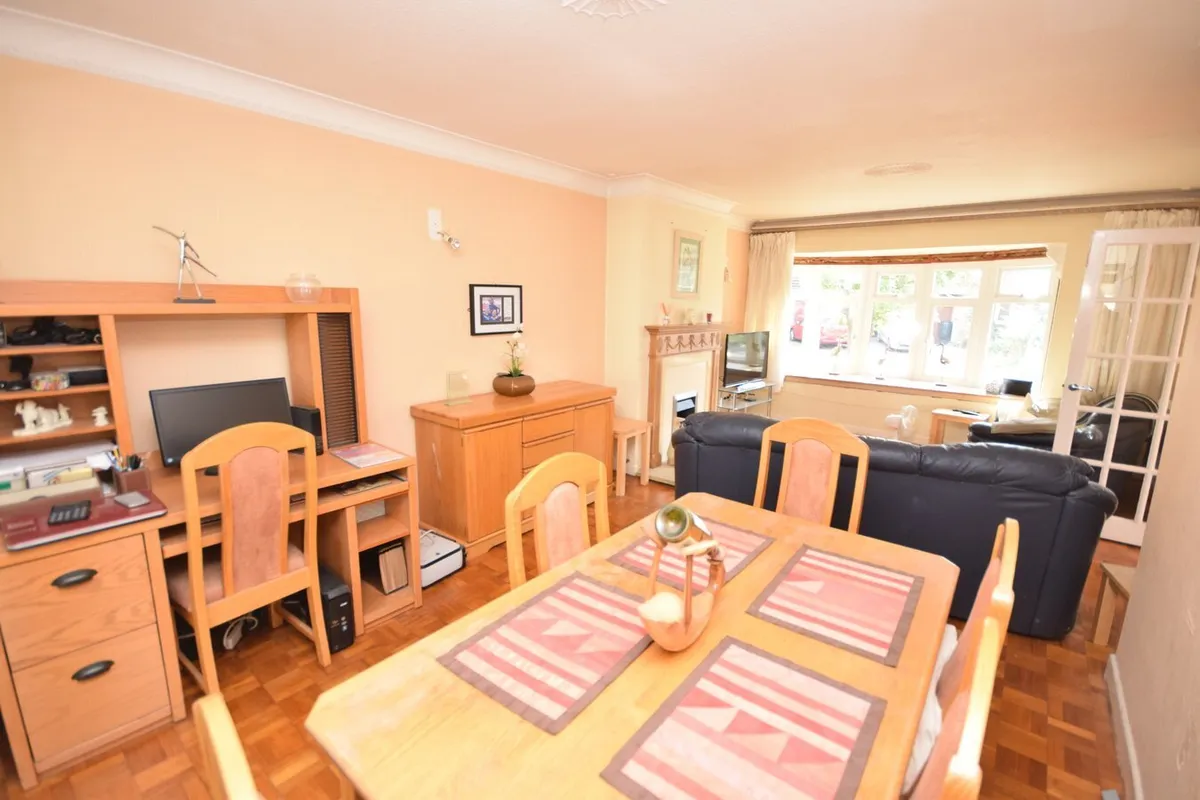 Copse Avenue, Farnham, GU9