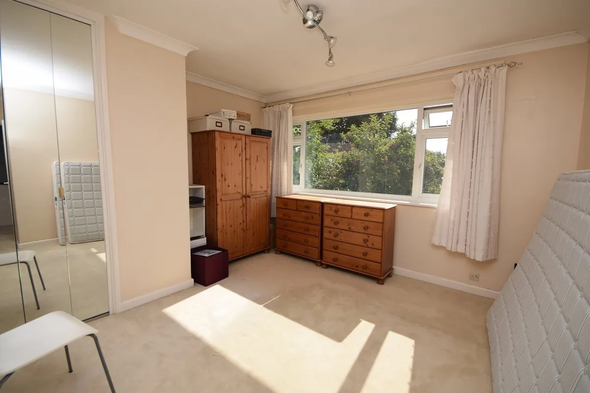 Copse Avenue, Farnham, GU9
