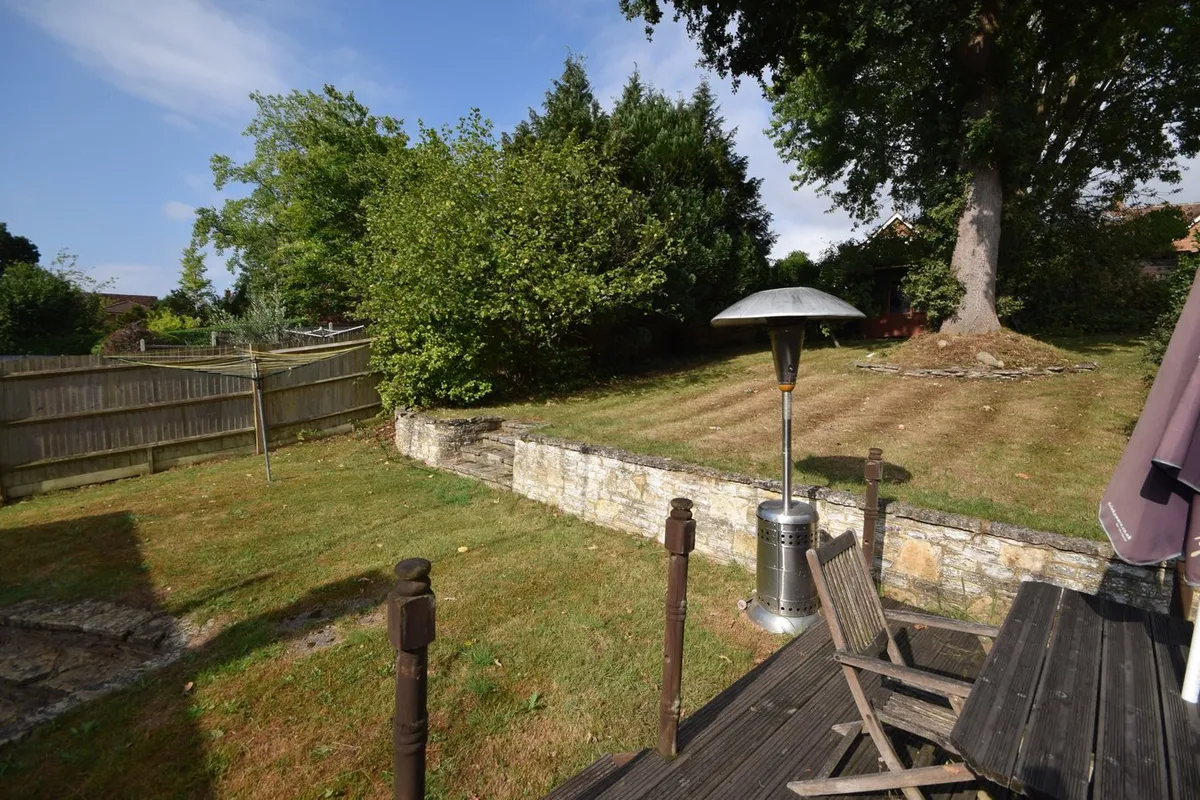 Copse Avenue, Farnham, GU9