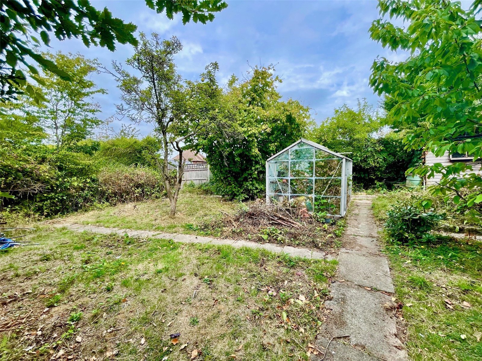 Thorndon Park Crescent, Leigh-on-Sea, Essex, SS9 Image 24