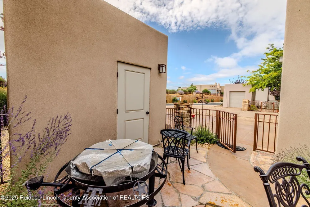 212 Pueblo Loop, Alto, NM 88312