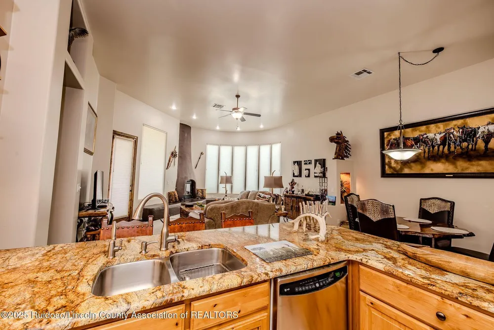 212 Pueblo Loop, Alto, NM 88312