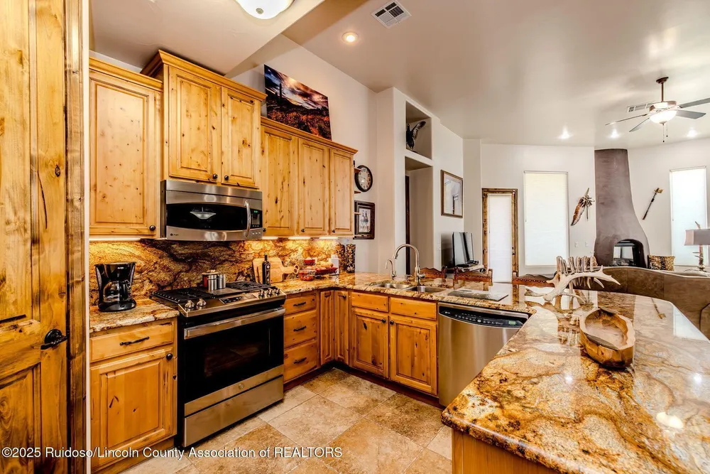 212 Pueblo Loop, Alto, NM 88312