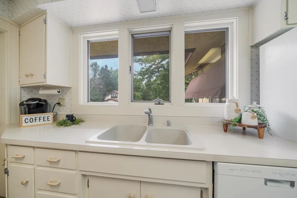 703 S Memorial Dr, Appleton, WI 54911