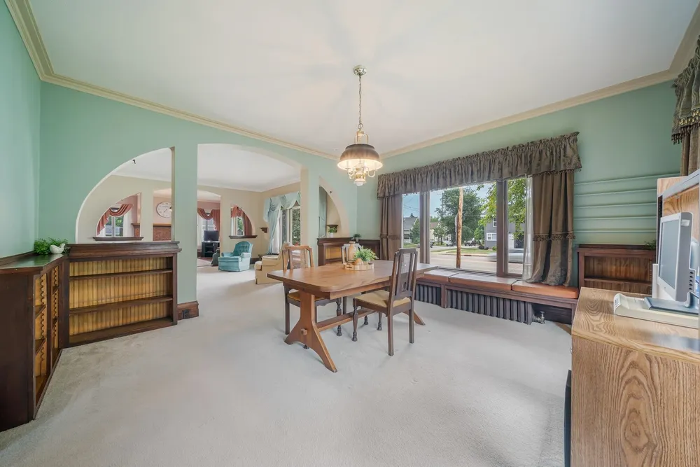 703 S Memorial Dr, Appleton, WI 54911