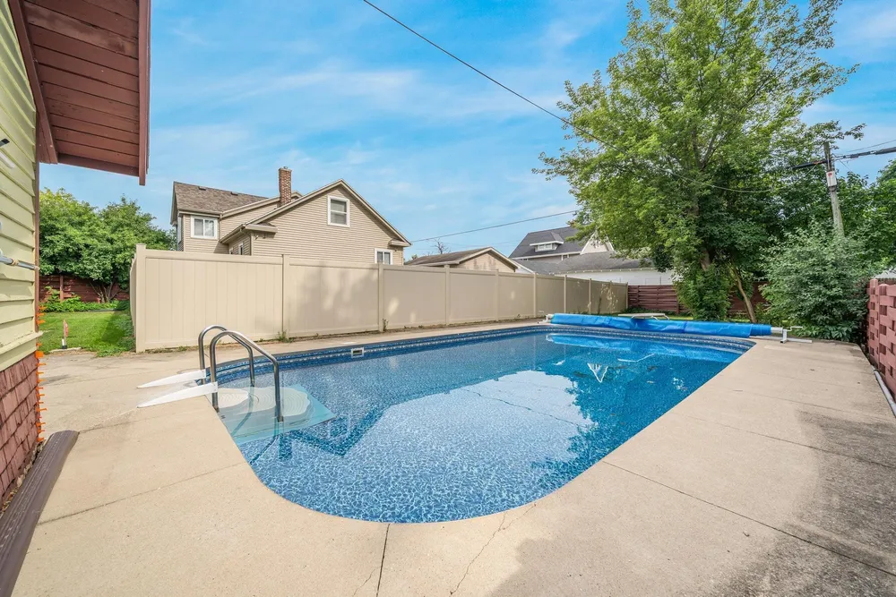 703 S Memorial Dr, Appleton, WI 54911