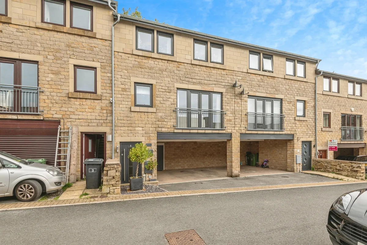 Lower Mill Mews, Meltham, HOLMFIRTH