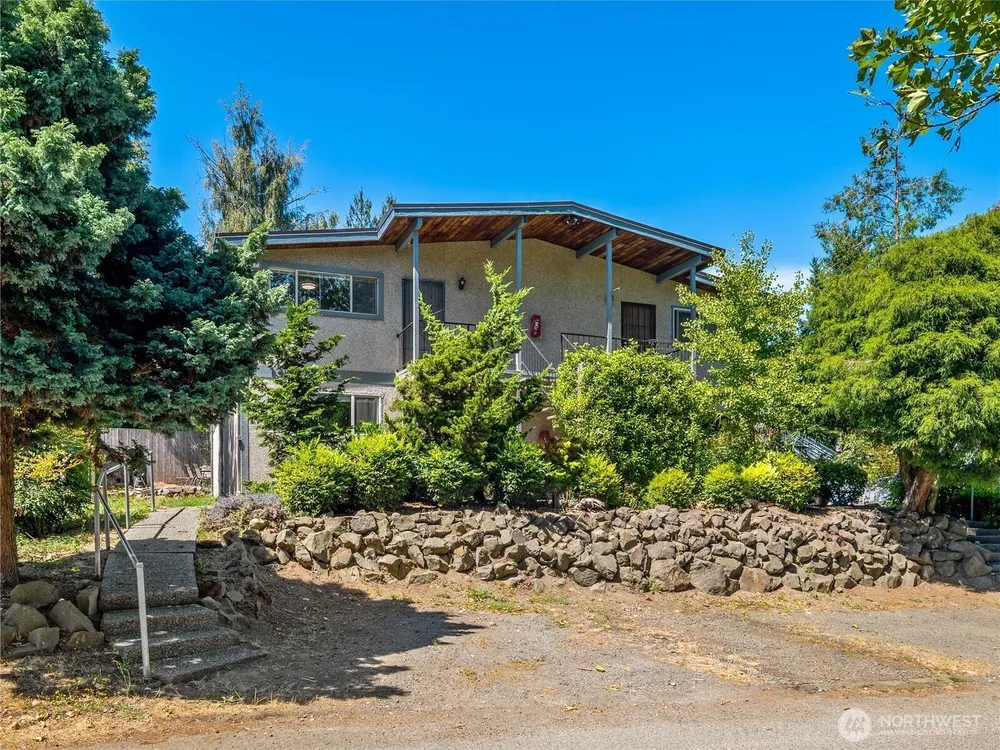 13041 12th Ave SW, Burien, WA 98146