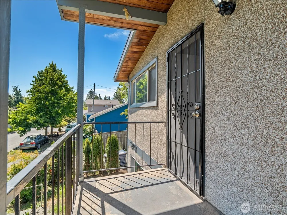 13041 12th Ave SW, Burien, WA 98146