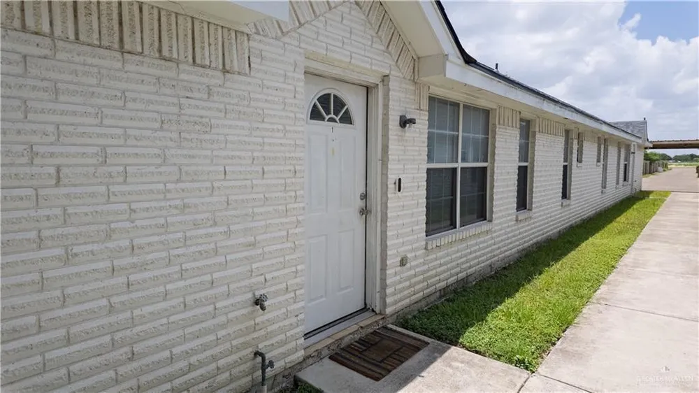 815 N Cross Ln, Edinburg, TX 78541
