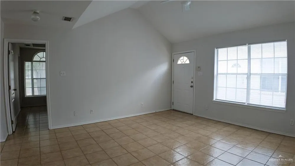 815 N Cross Ln, Edinburg, TX 78541