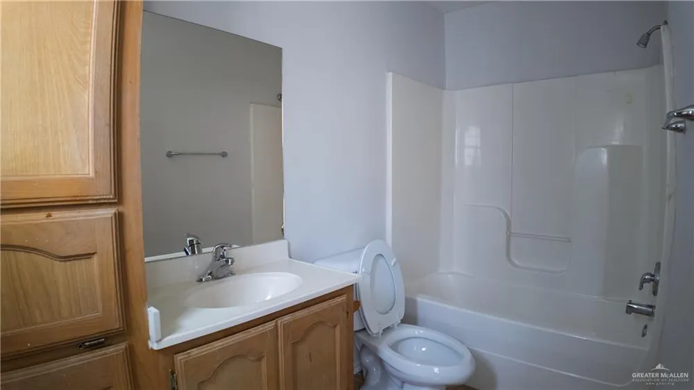 815 N Cross Ln, Edinburg, TX 78541