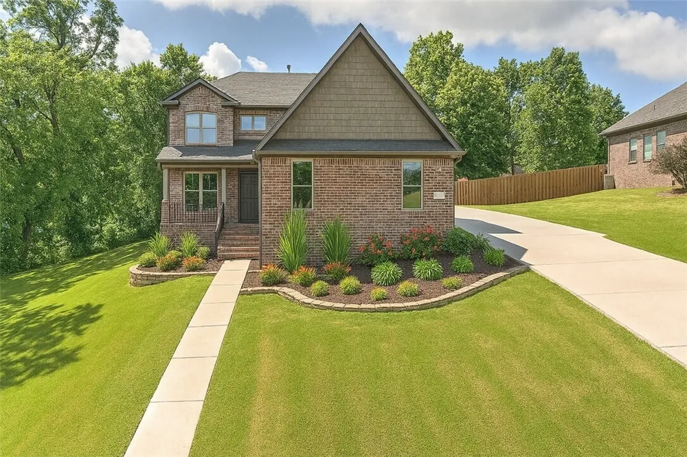 481 Whitcliff Dr, Cave Springs, AR 72718