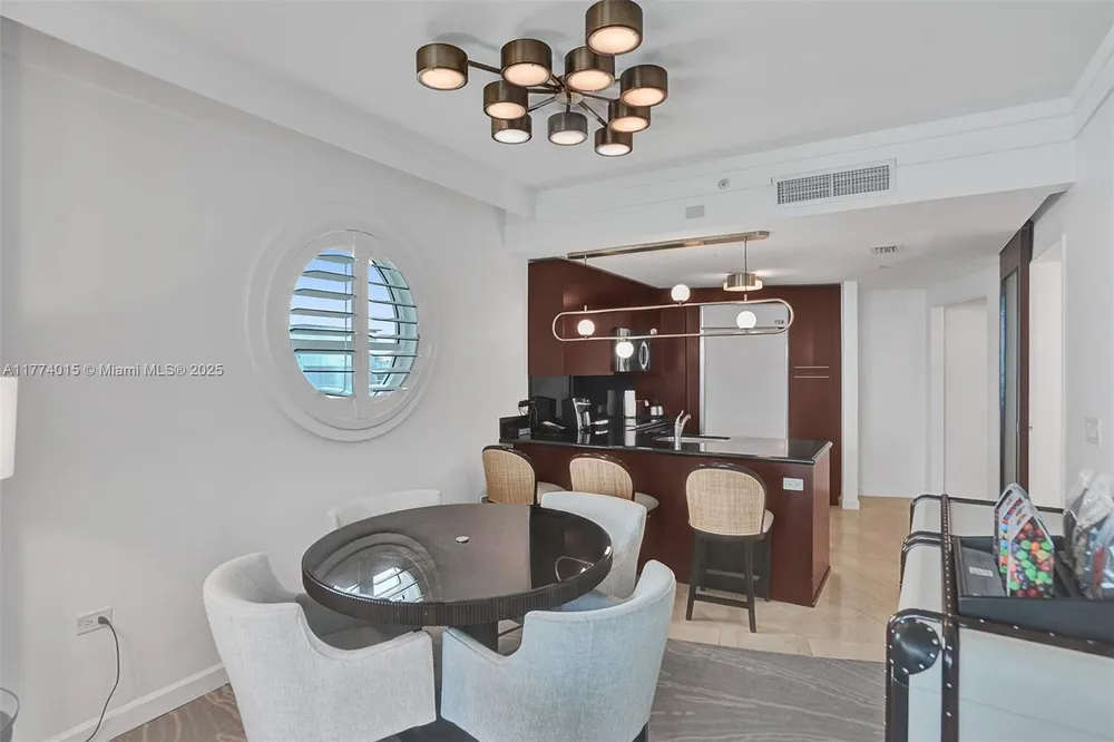 4391 Collins Ave, Miami Beach, FL 33140