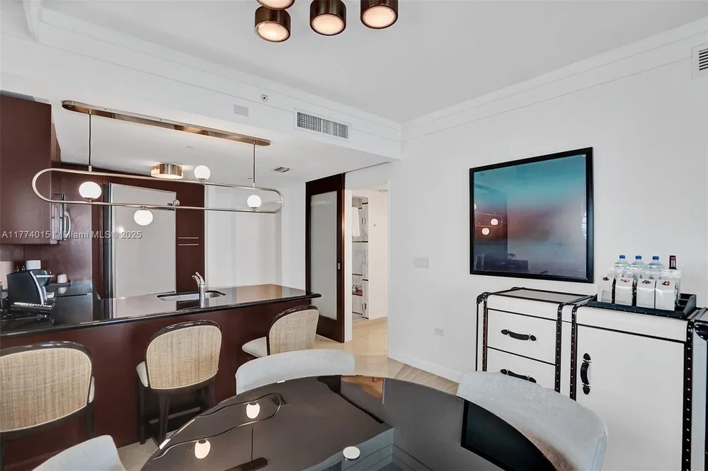 4391 Collins Ave, Miami Beach, FL 33140