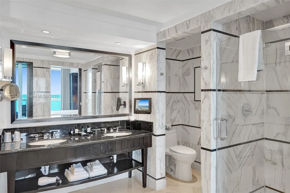 4391 Collins Ave, Miami Beach, FL 33140