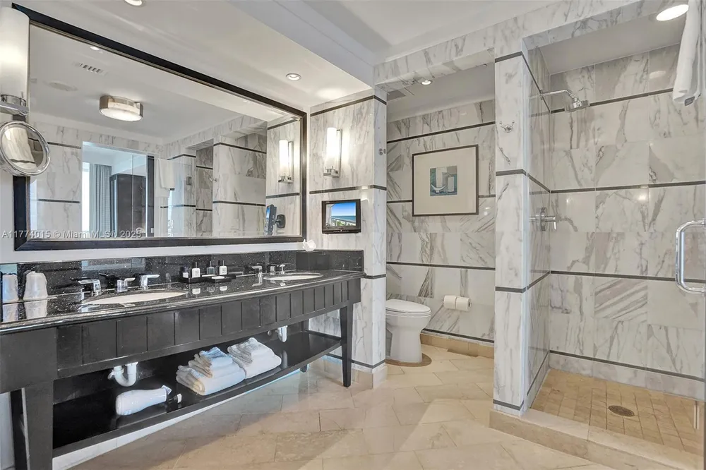 4391 Collins Ave, Miami Beach, FL 33140