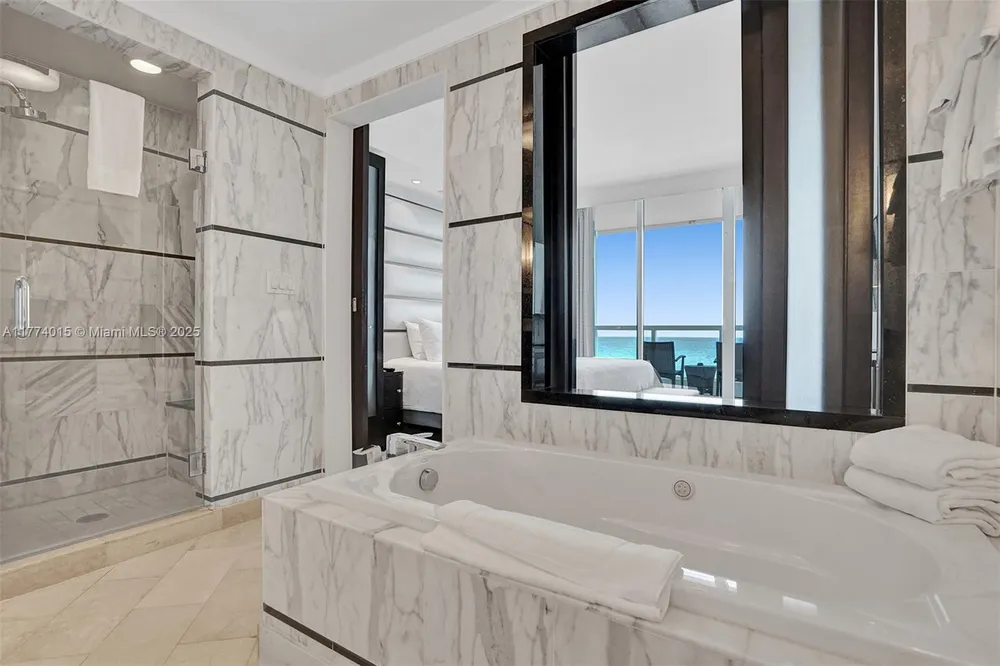 4391 Collins Ave, Miami Beach, FL 33140