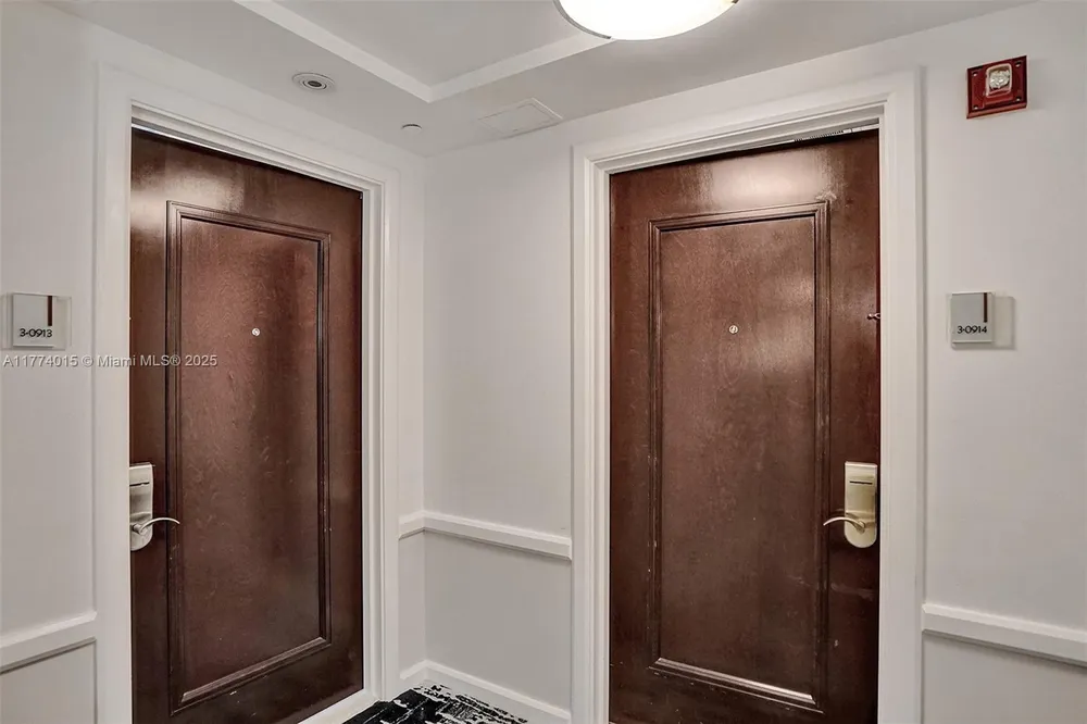 4391 Collins Ave, Miami Beach, FL 33140