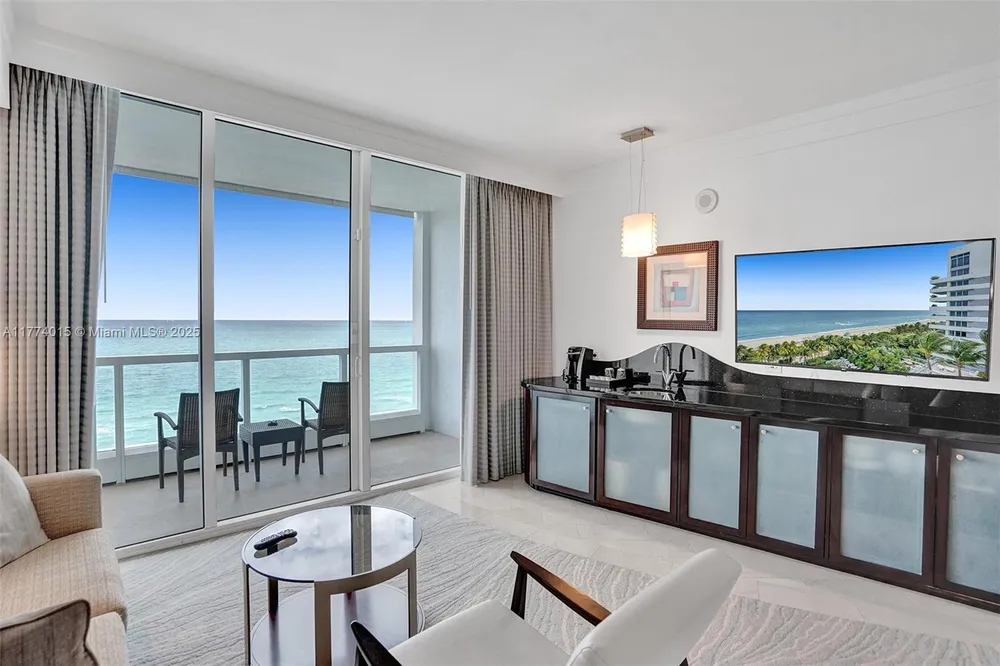 4391 Collins Ave, Miami Beach, FL 33140