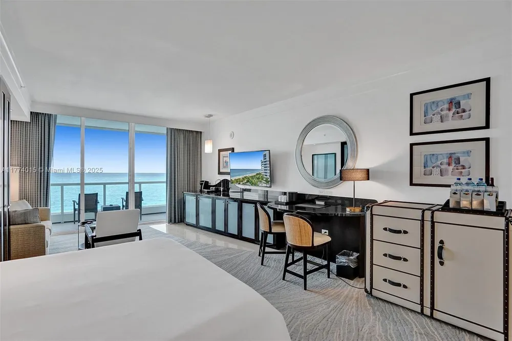 4391 Collins Ave, Miami Beach, FL 33140