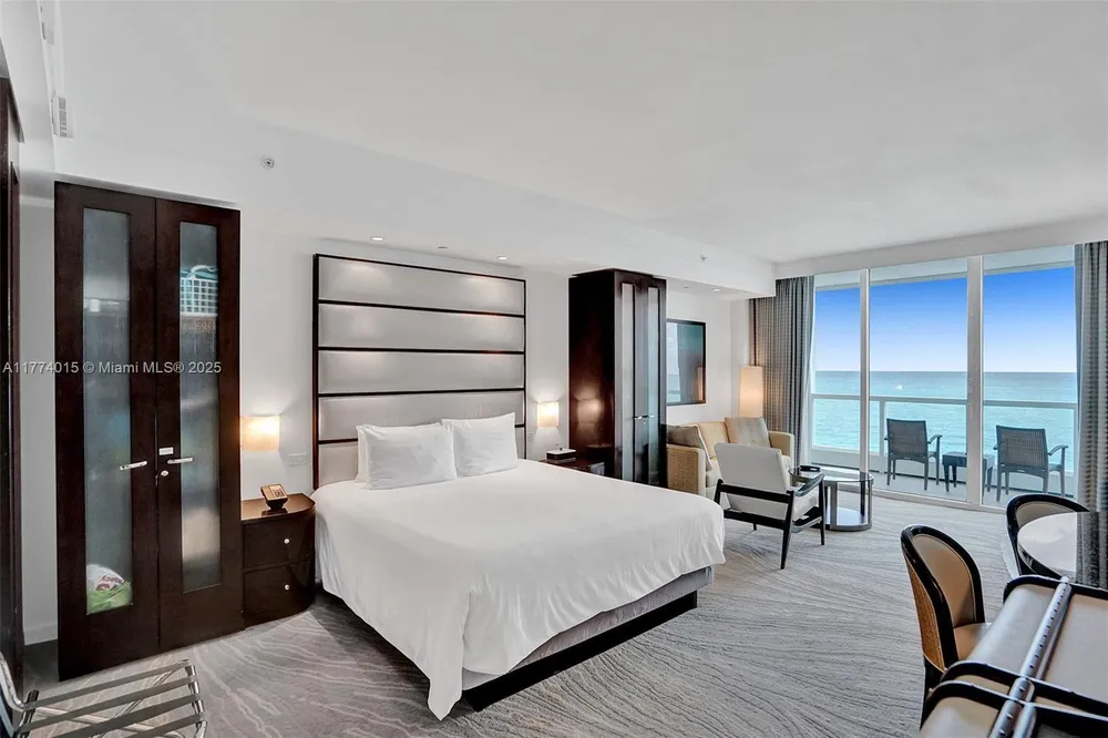 4391 Collins Ave, Miami Beach, FL 33140