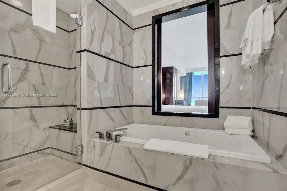 4391 Collins Ave, Miami Beach, FL 33140