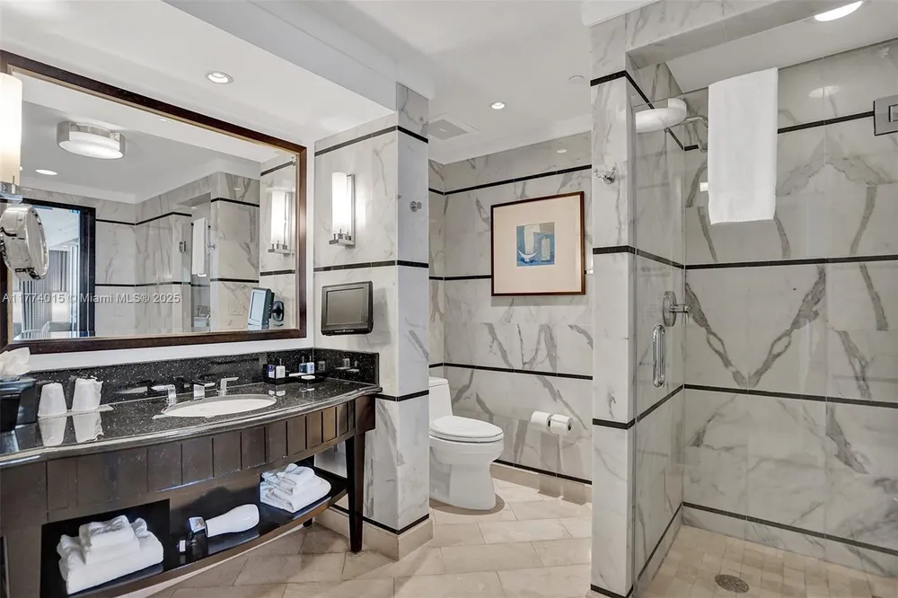 4391 Collins Ave, Miami Beach, FL 33140