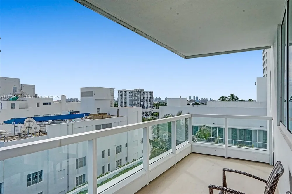 4391 Collins Ave, Miami Beach, FL 33140