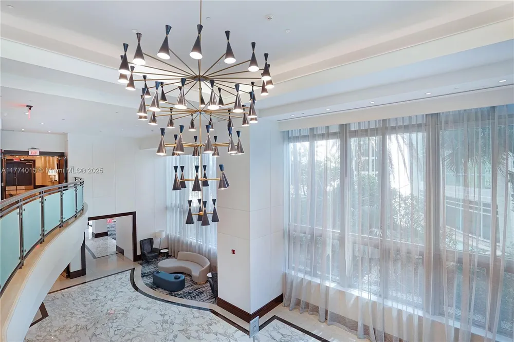 4391 Collins Ave, Miami Beach, FL 33140