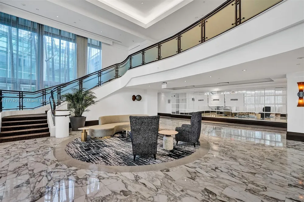 4391 Collins Ave, Miami Beach, FL 33140