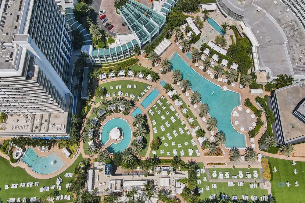 4391 Collins Ave, Miami Beach, FL 33140