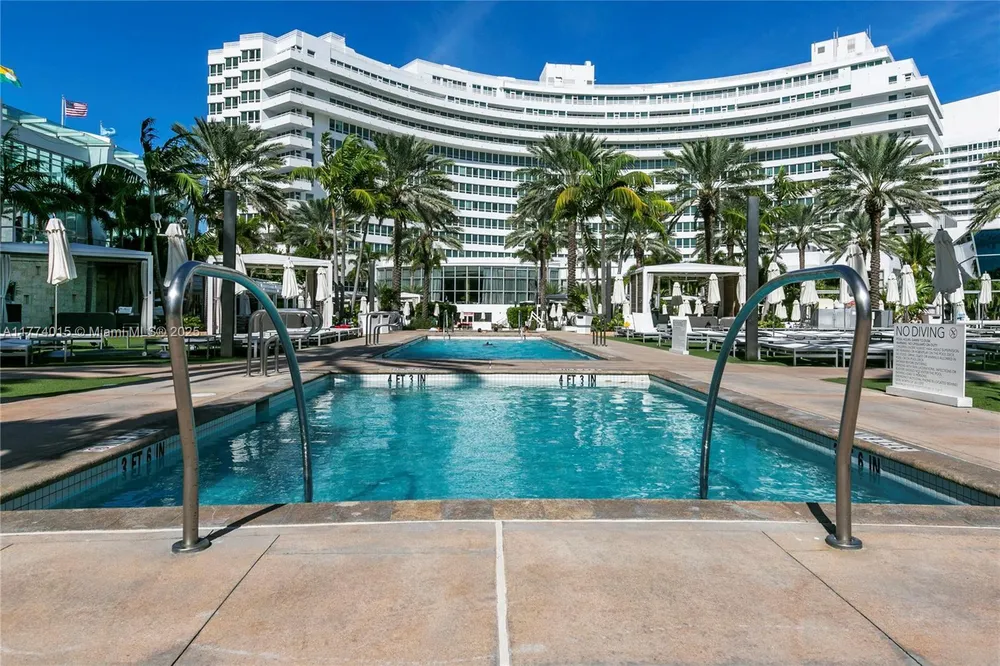 4391 Collins Ave, Miami Beach, FL 33140