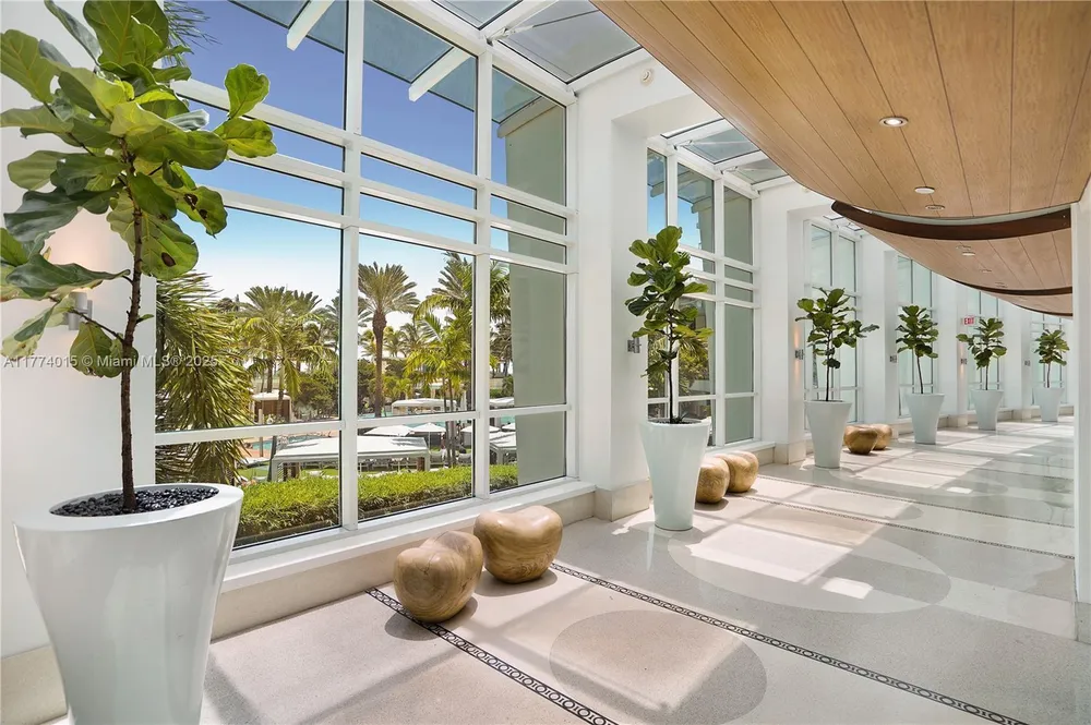 4391 Collins Ave, Miami Beach, FL 33140