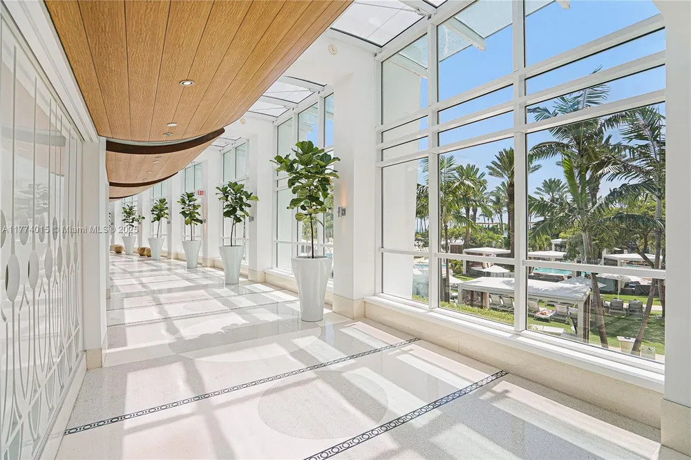 4391 Collins Ave, Miami Beach, FL 33140