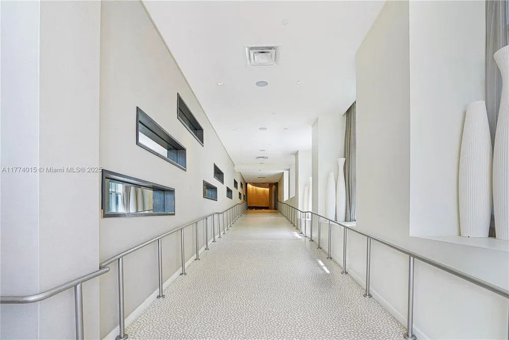 4391 Collins Ave, Miami Beach, FL 33140