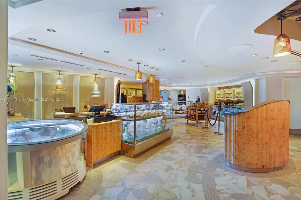 4391 Collins Ave, Miami Beach, FL 33140