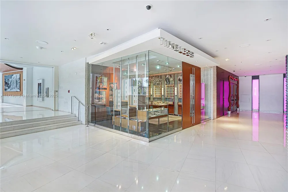 4391 Collins Ave, Miami Beach, FL 33140