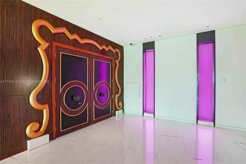 4391 Collins Ave, Miami Beach, FL 33140