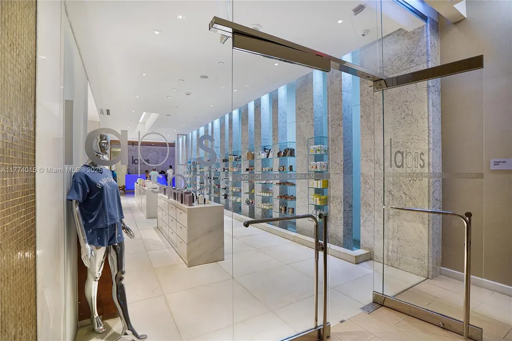 4391 Collins Ave, Miami Beach, FL 33140
