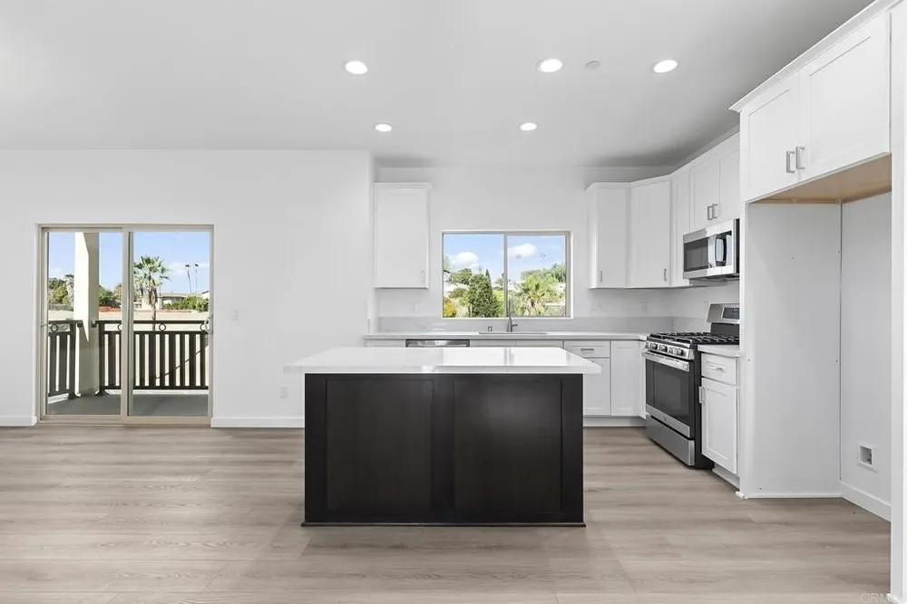 8532 Palm Pl, Lemon Grove, CA 91945