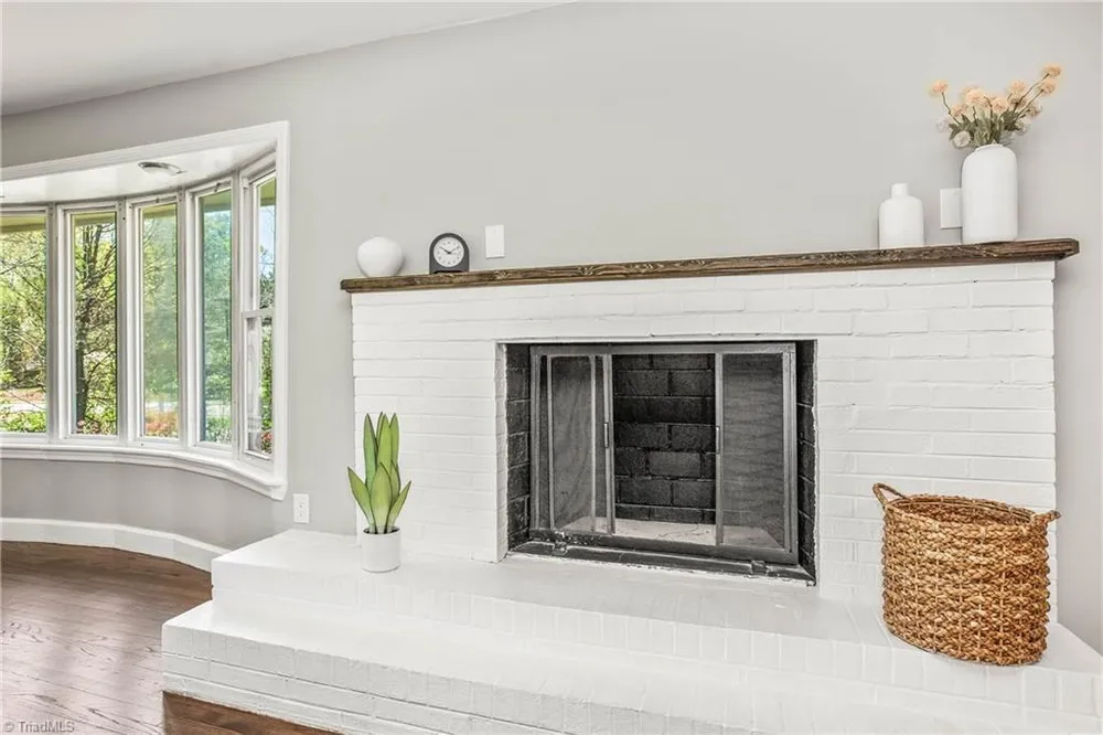3621 Carver School Rd, Winston-Salem, NC 27105