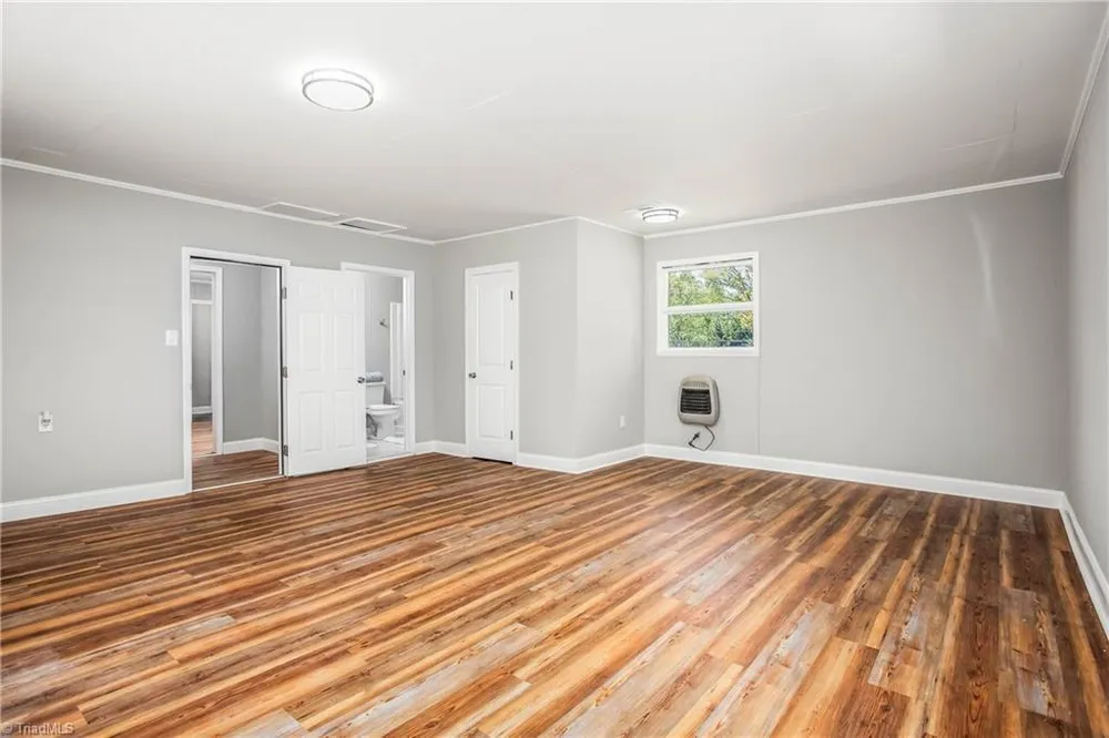 3621 Carver School Rd, Winston-Salem, NC 27105