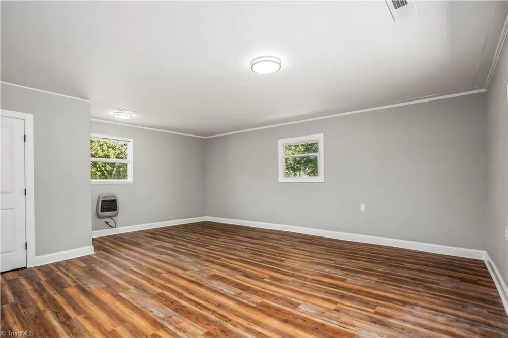 3621 Carver School Rd, Winston-Salem, NC 27105