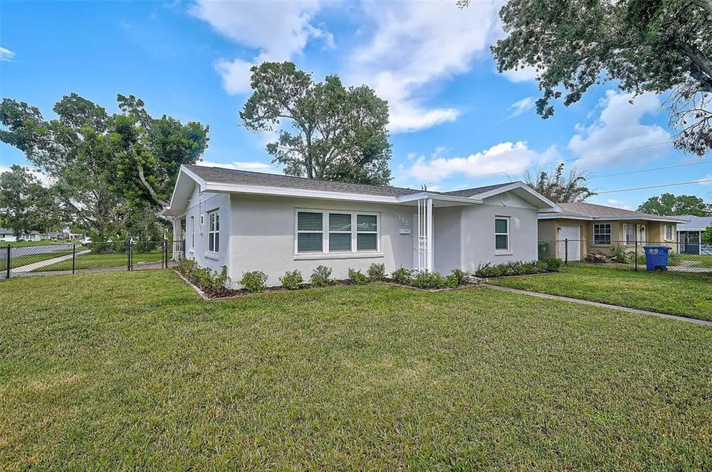 102 20th St NE, Bradenton, FL 34208