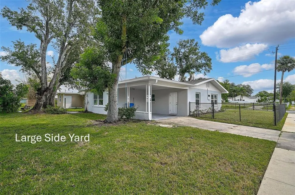 102 20th St NE, Bradenton, FL 34208
